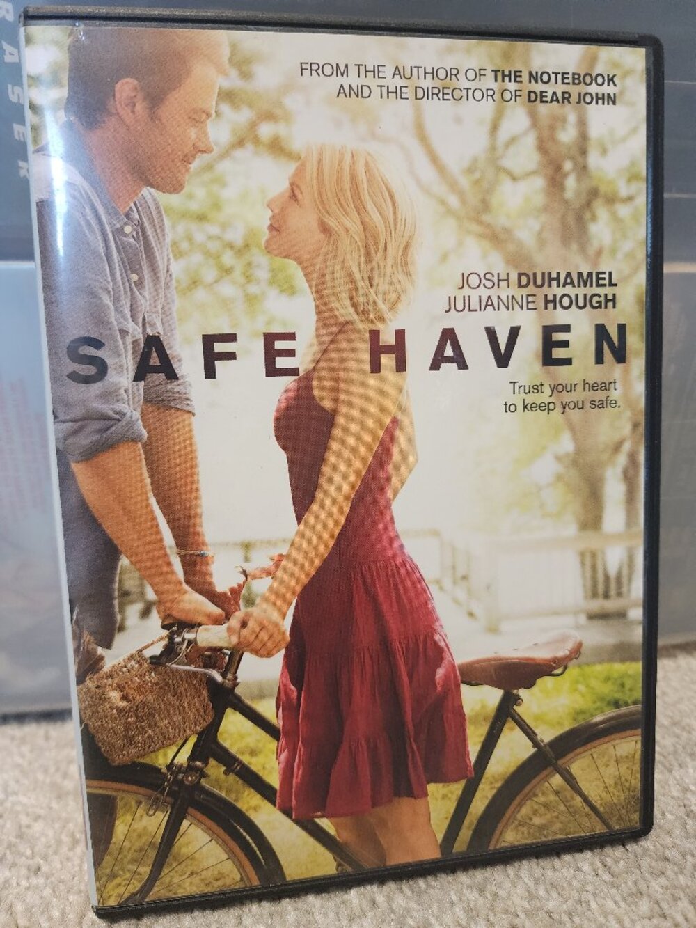 Safe Haven Movie DVD - Julianne Hough & Josh Duhamel